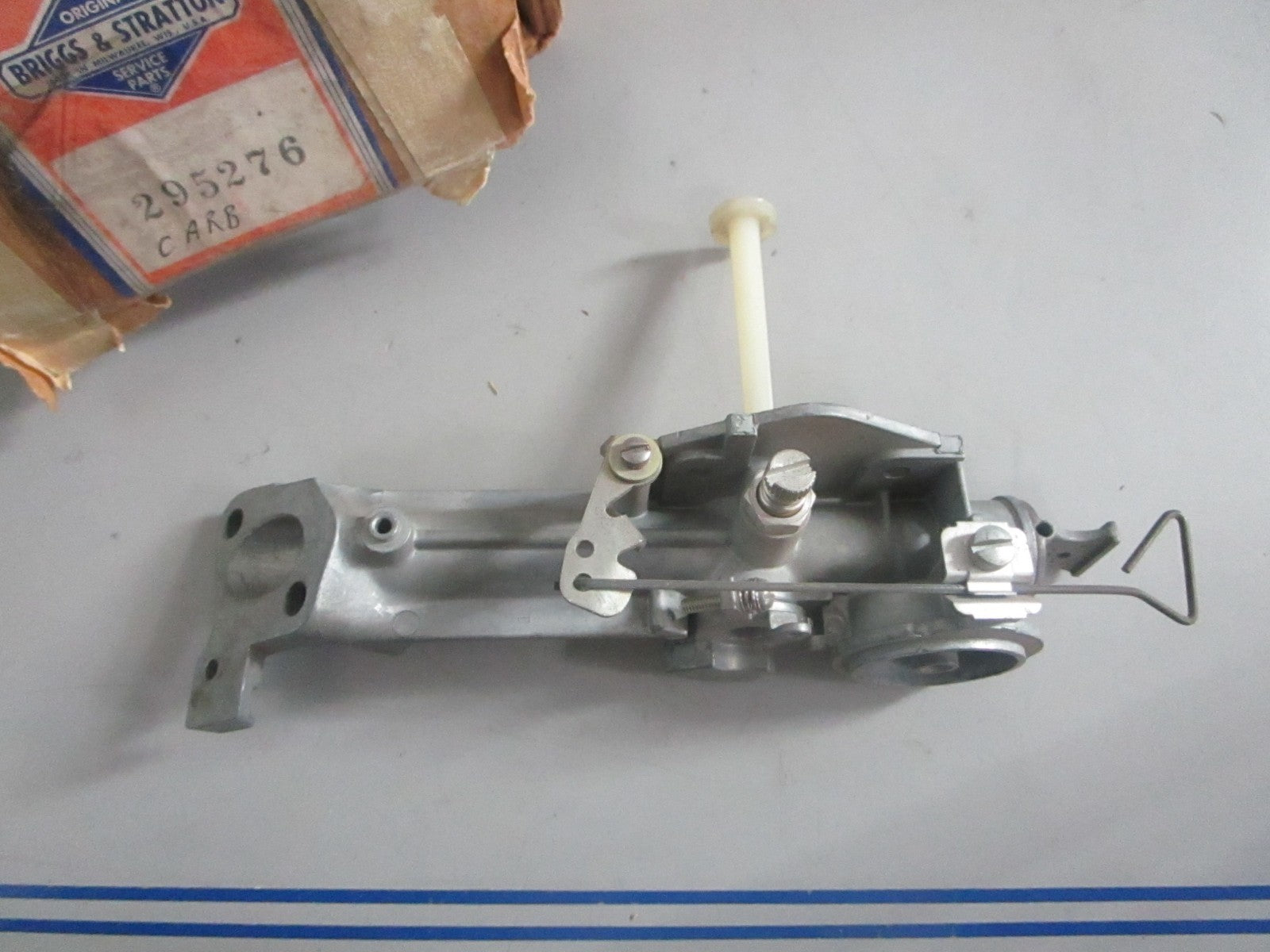 NEW OEM 295276 Briggs & Stratton Carburetor Assy 0820
