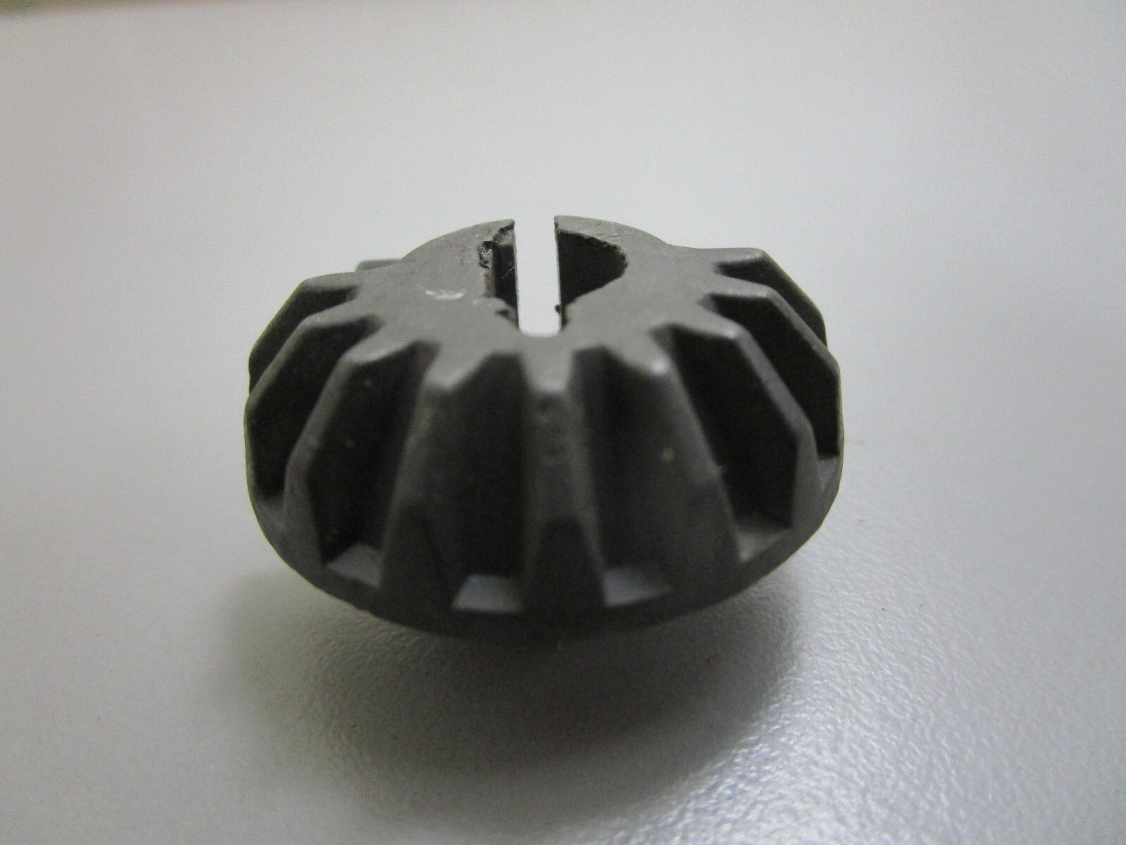 *NEW OEM* 0820 OMC Johnson Evinrude Throttle Control Pinion Gear 303142 0303142