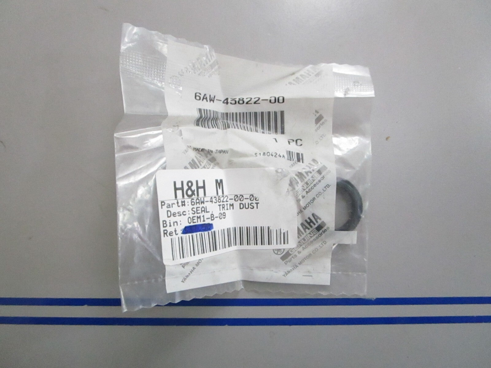 *NEW OEM* 0810 Yamaha Trim Dust Seal 6AW-43822-00-00