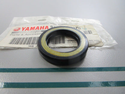 NEW OEM 93101-23070-00 Yamaha Oil Seal 0810