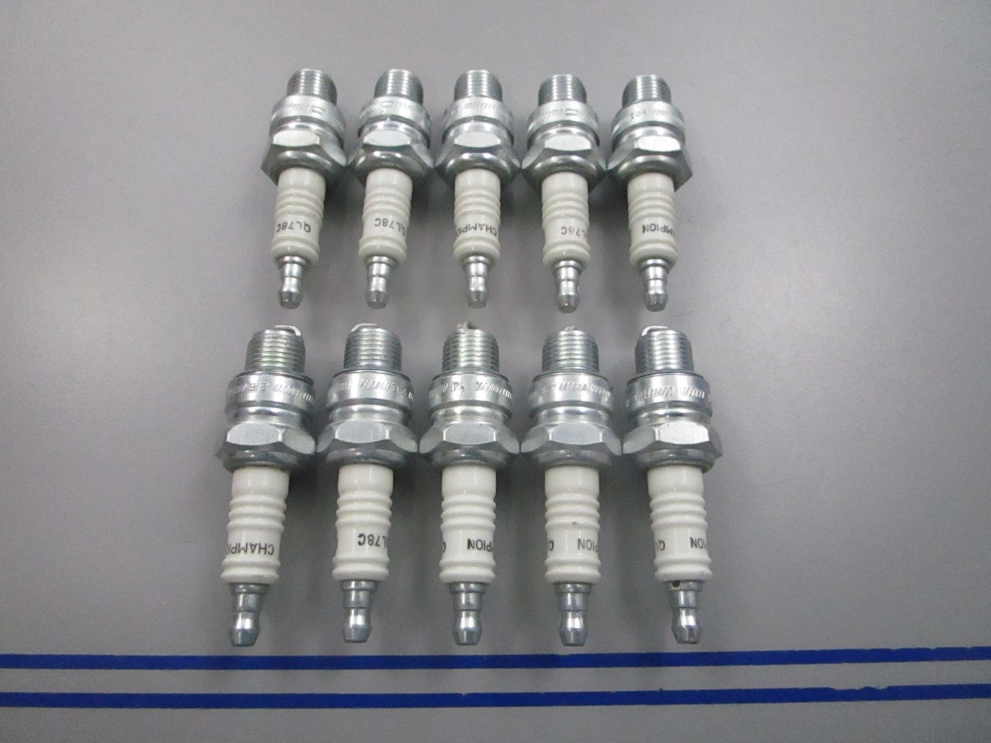 NEW (LOT OF 10) QL78C Champion Spark Plug 0810