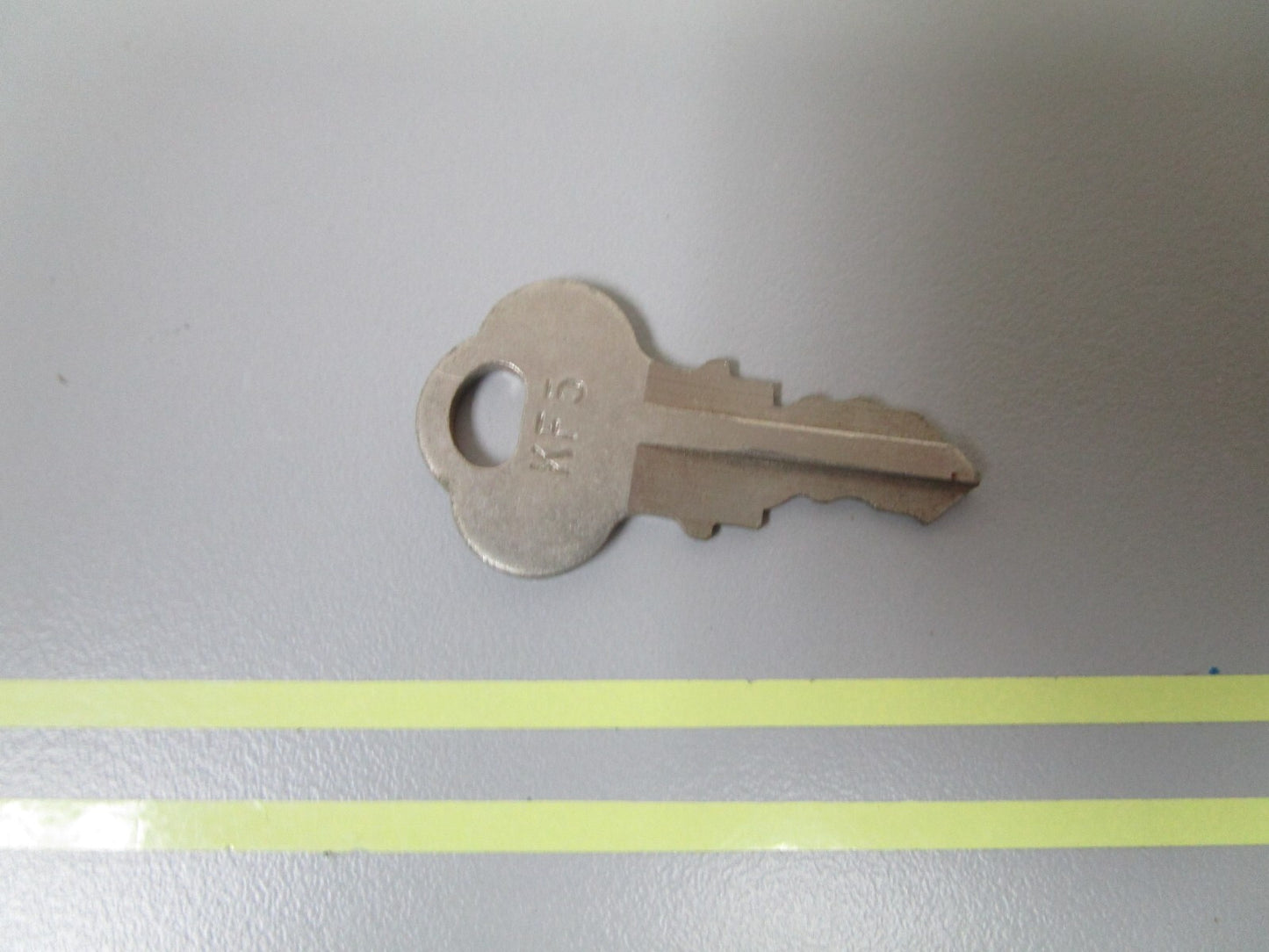 *NEW OEM* 0810 OMC Johnson Evinrude Ignition Key KF5 501520 0501520