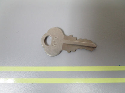 *NEW OEM* 0810 OMC Johnson Evinrude Ignition Key KF5 501520 0501520