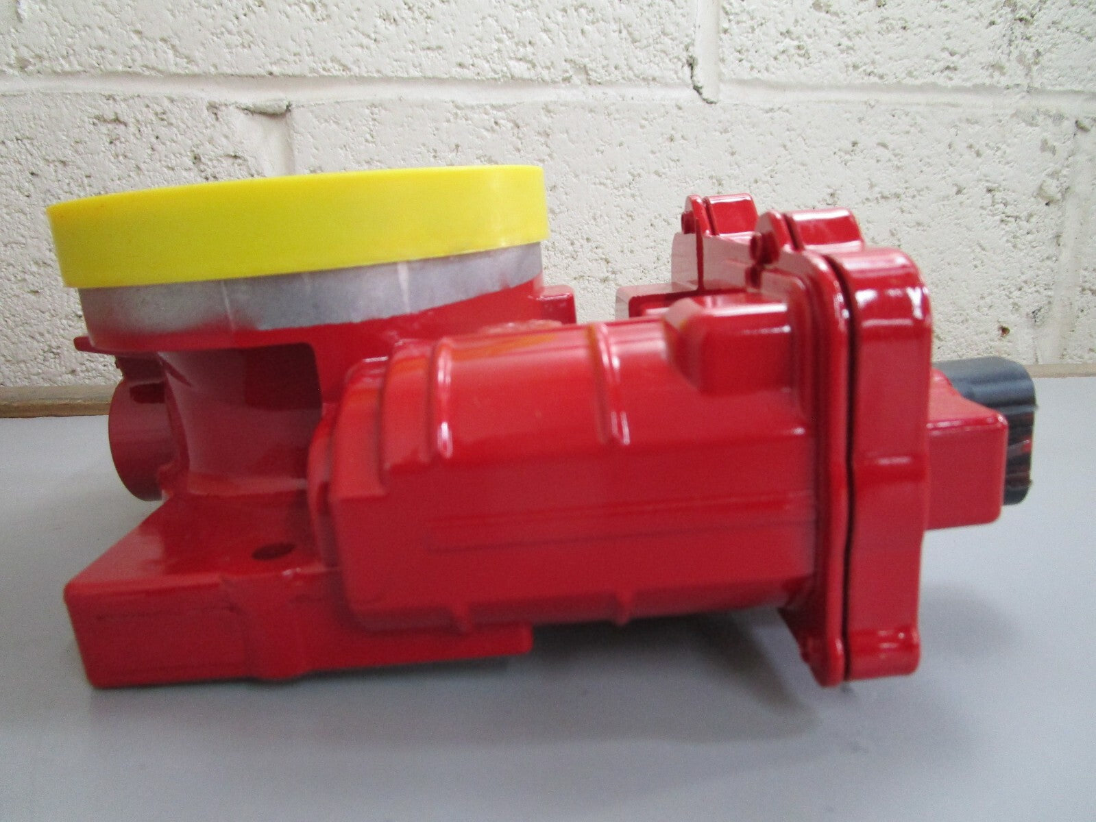 *NEW OEM* 0820 Volvo Penta Throttle Housing Body 3817844