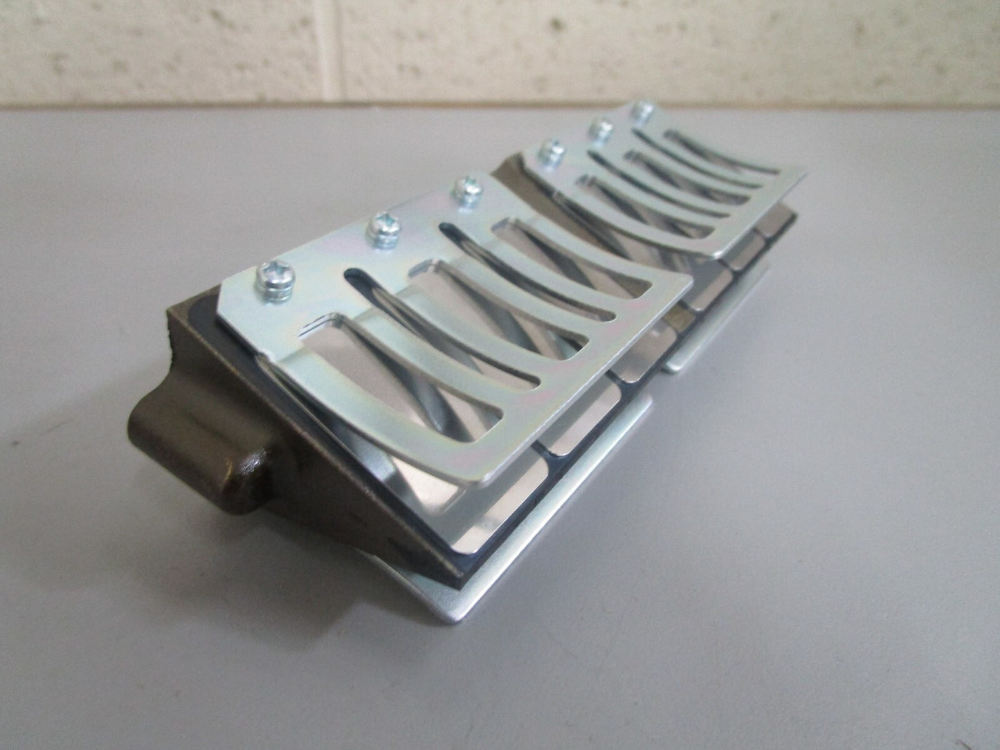 *NEW OEM* 0810 OMC Johnson Evinrude Reed Block Assembly 5006252