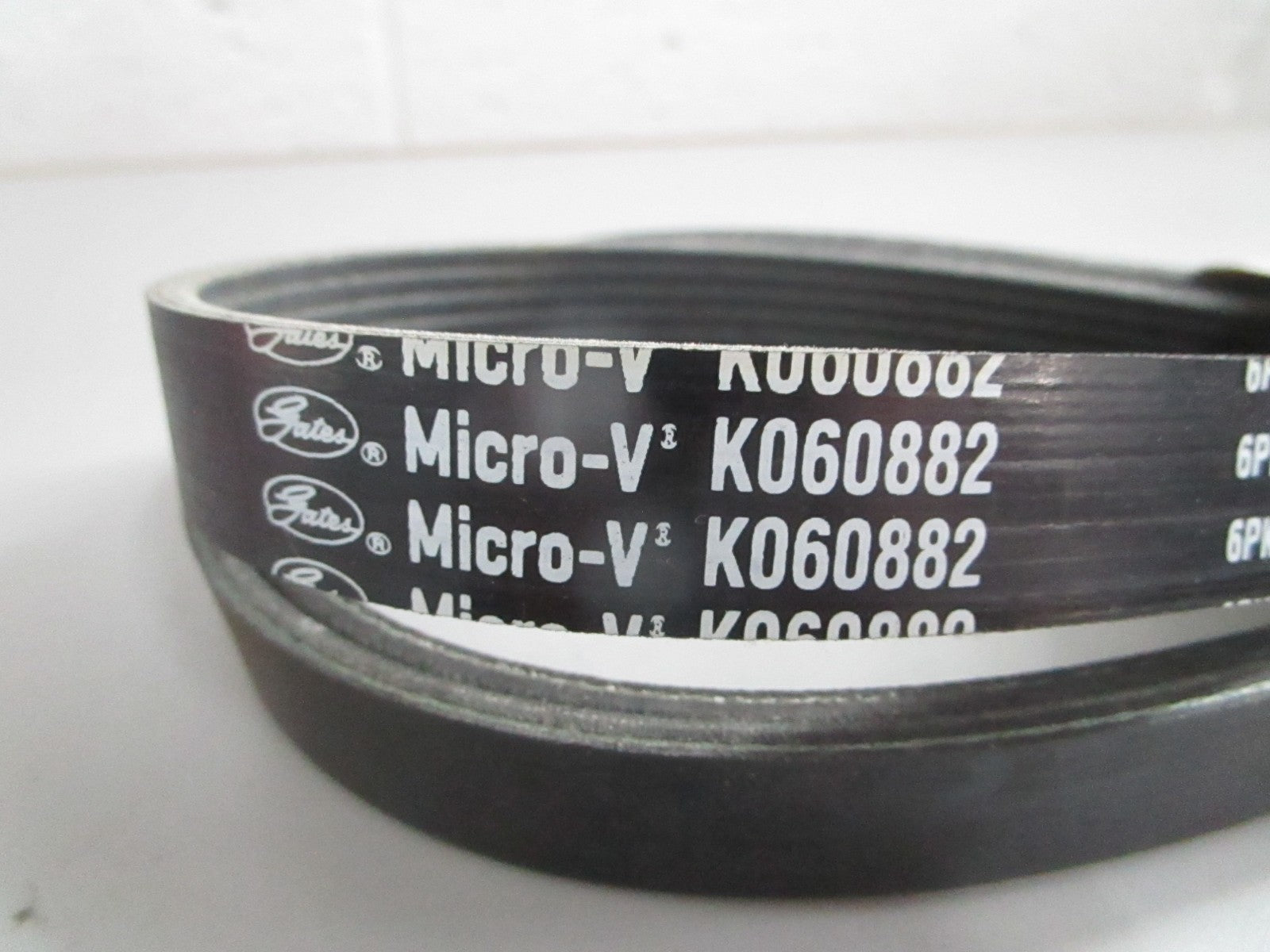 NEW K060882 Gates Micro-V Serpentine Belt 0820
