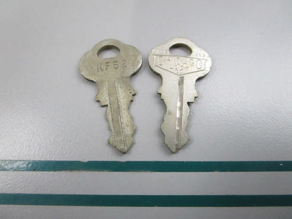 NEW OEM (LOT OF 2) 501577 0501577 OMC Johnson Evinrude KF62 Ignition Key 0810