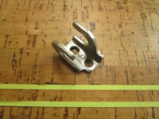 *NEW OEM* 0810 OMC Johnson Evinrude Shift Lock 305737 0305737