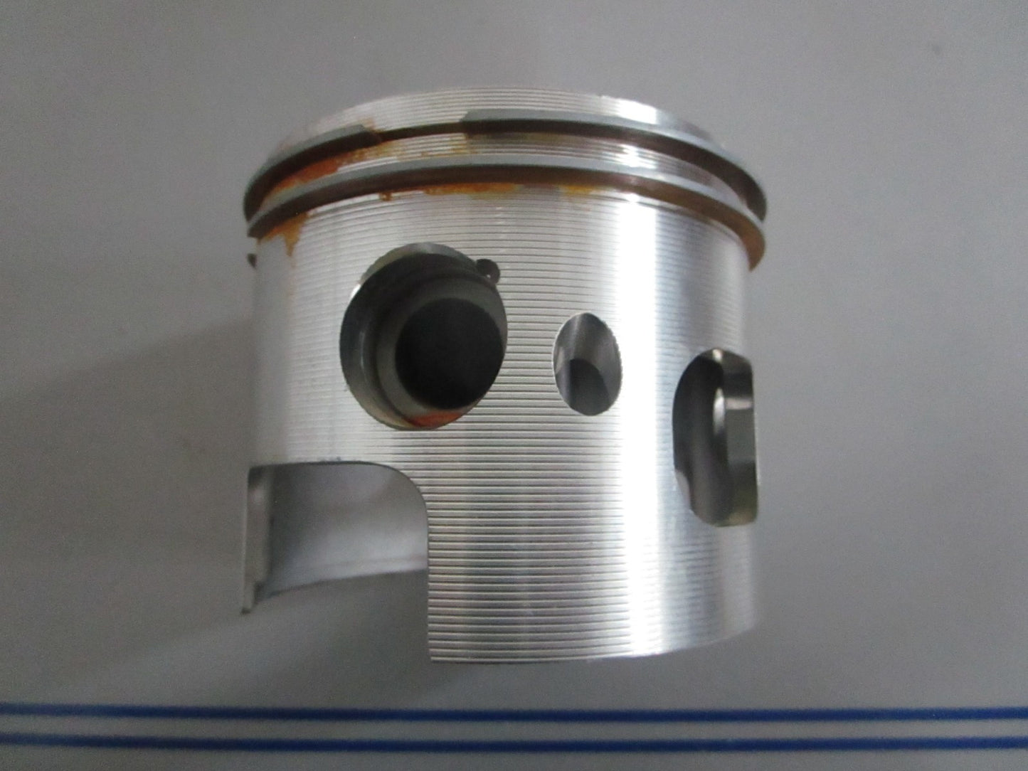 *NEW OEM* 0820 Wiseco Piston 3043PS For OMC