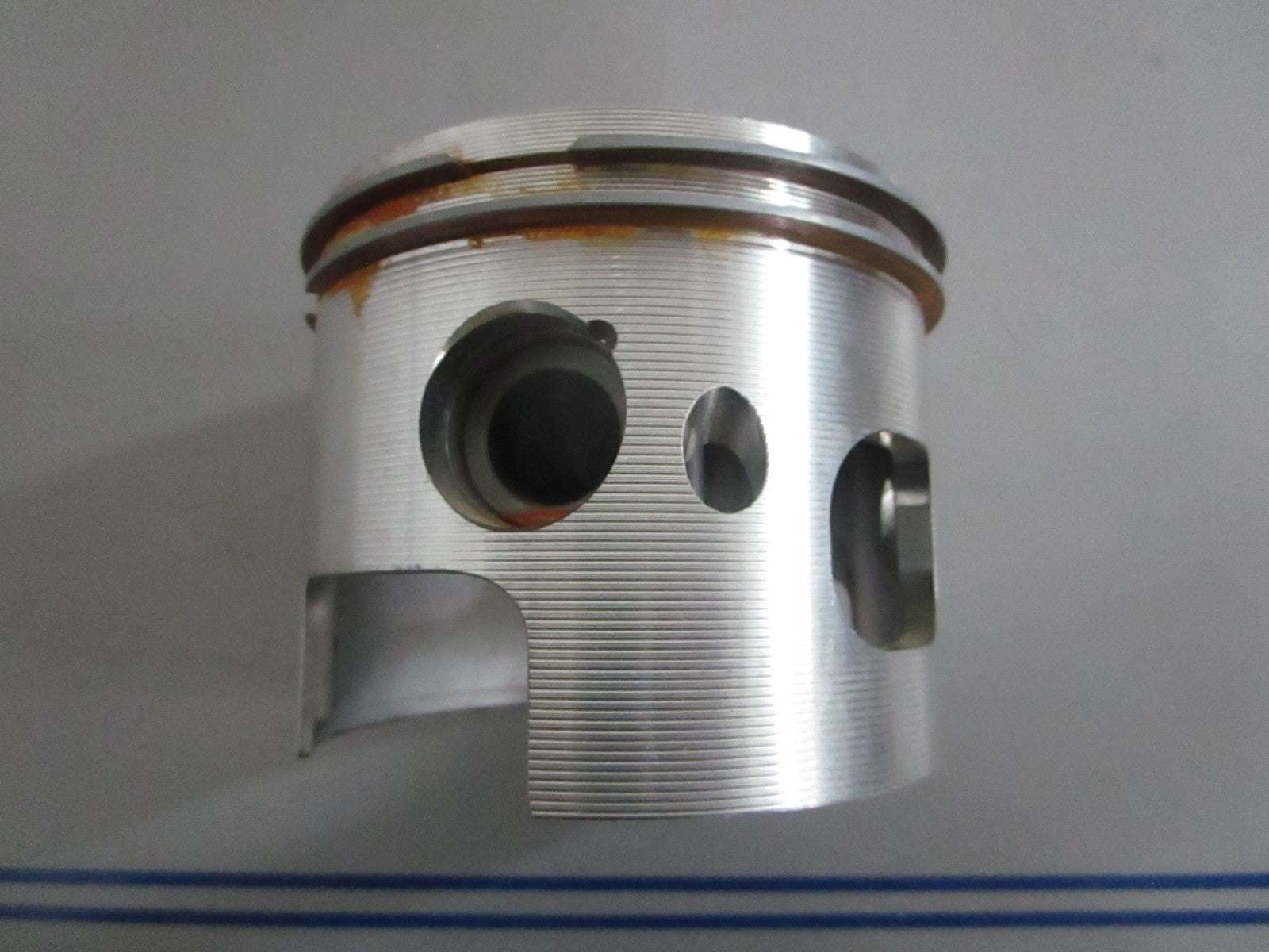*NEW OEM* 0820 Wiseco Piston 3043PS For OMC