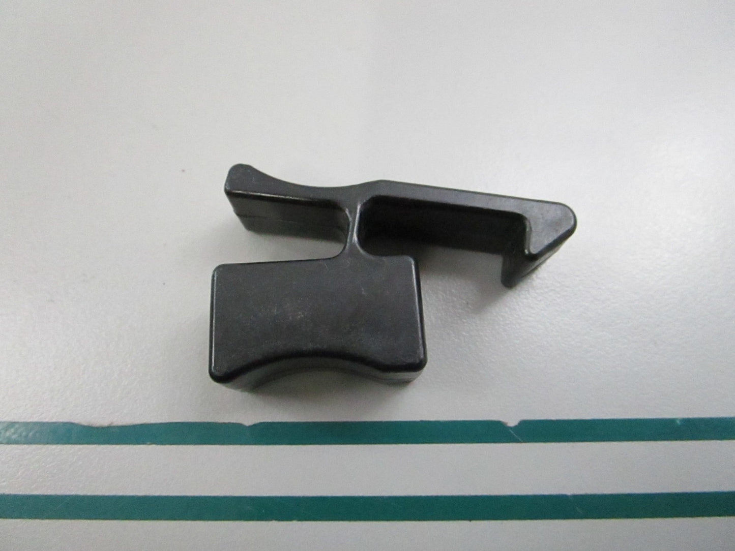 NEW OEM 324599 0324599 OMC Johnson Evinrude Tilt End Pin 0810
