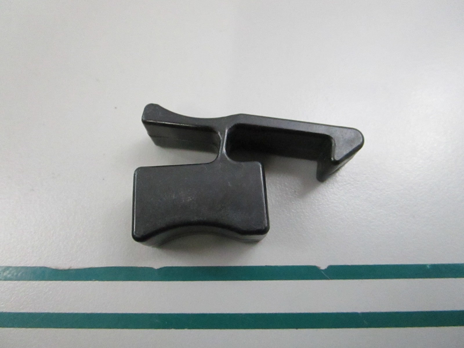 NEW OEM 324599 0324599 OMC Johnson Evinrude Tilt End Pin 0810