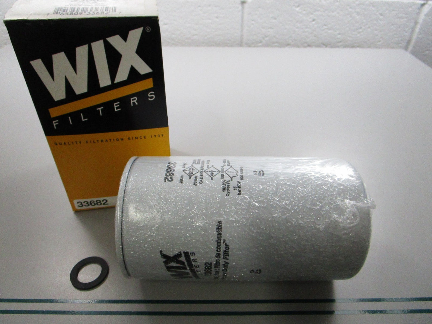 NEW 33682 WIX Fuel Filter 0810