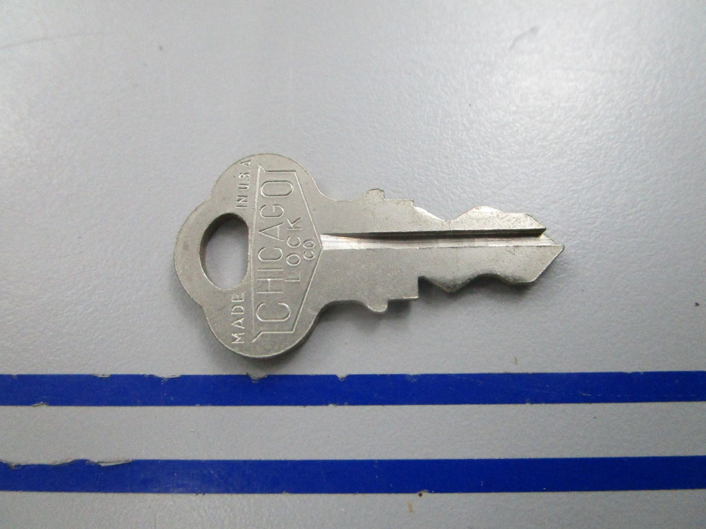 NEW OEM 501583 0501583 OMC Johnson Evinrude KF68 Ignition Key 0810