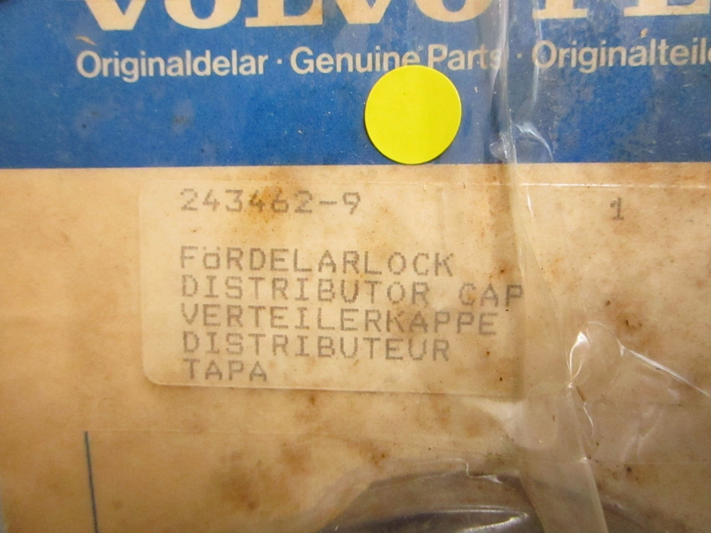 *NEW OEM* 0820 Volvo Penta Distributor Cap 243462
