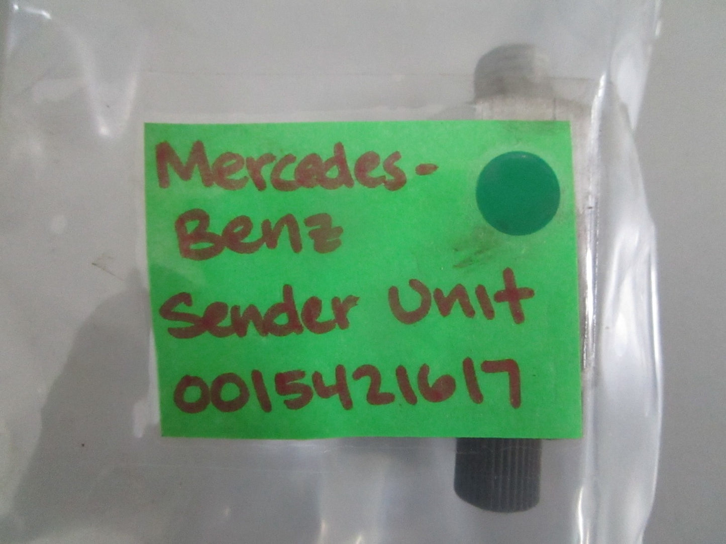 NEW OEM 0015421617 Mercedes-Benz Sender Unit 0820
