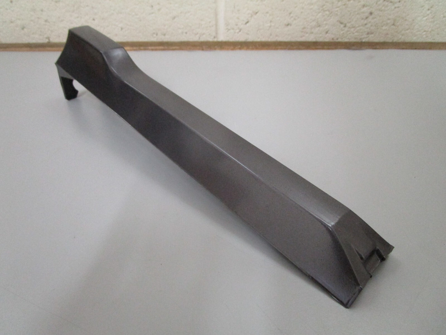 *NEW OEM* 0810 OMC Johnson Evinrude Tilt Cylinder Cover 3852572