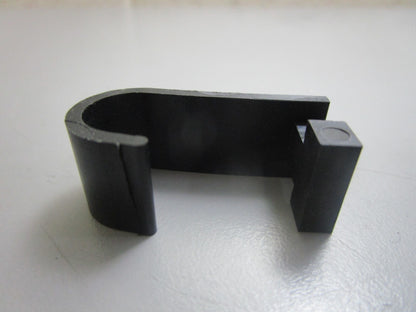 *NEW OEM* 0810 Mercury Quicksilver Rod Retainer 61007