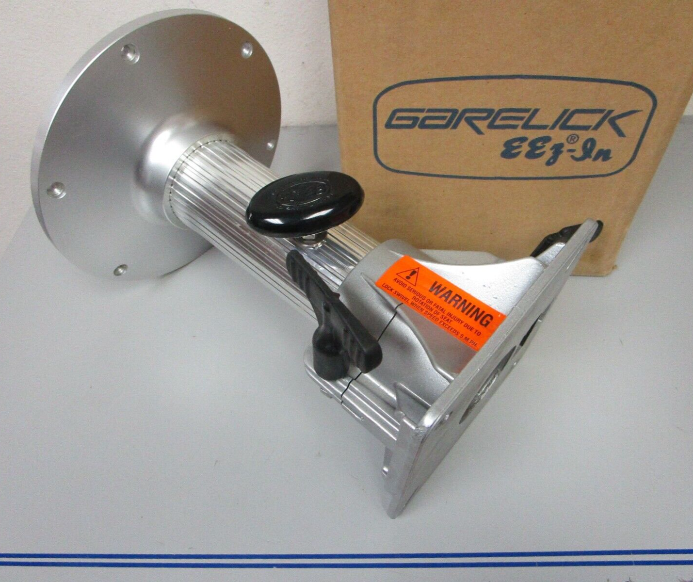 *NEW* 0720 Garelick 12" - 18" Fluted Adjustable Seat Base & Friction Height Lock