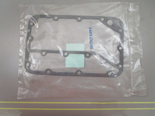 *NEW OEM* 0810 OMC Johnson Evinrude Gasket Cover 304762 0304762
