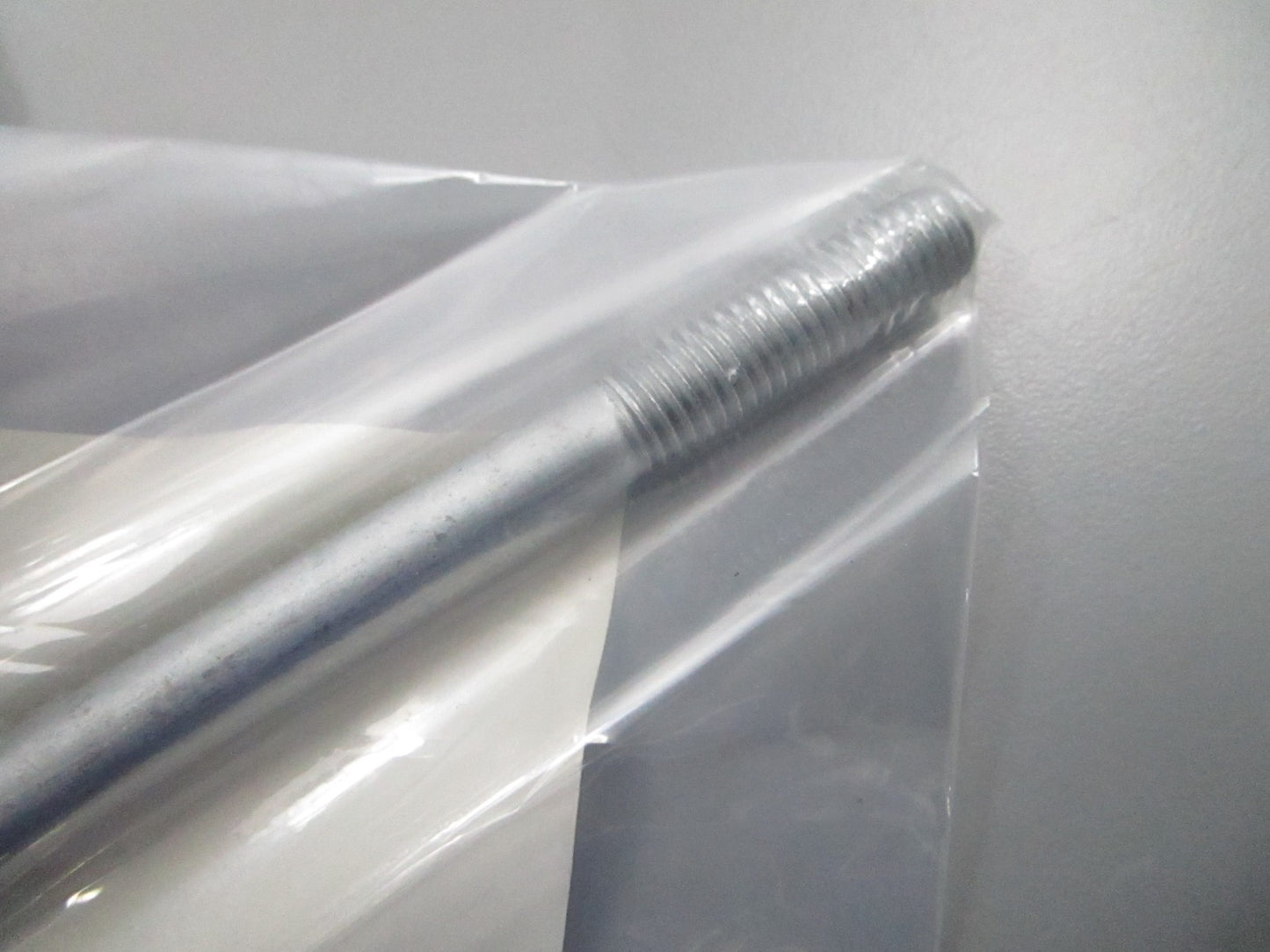 *NEW OEM* 0810 Tohatsu 8-110 Bolt 3A3-61018-1 3A3610181