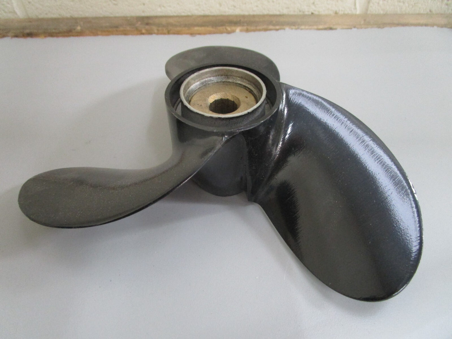 *NEW OEM* 0820 OMC Johnson Evinrude 9 × 10 Propeller 389069 0389069
