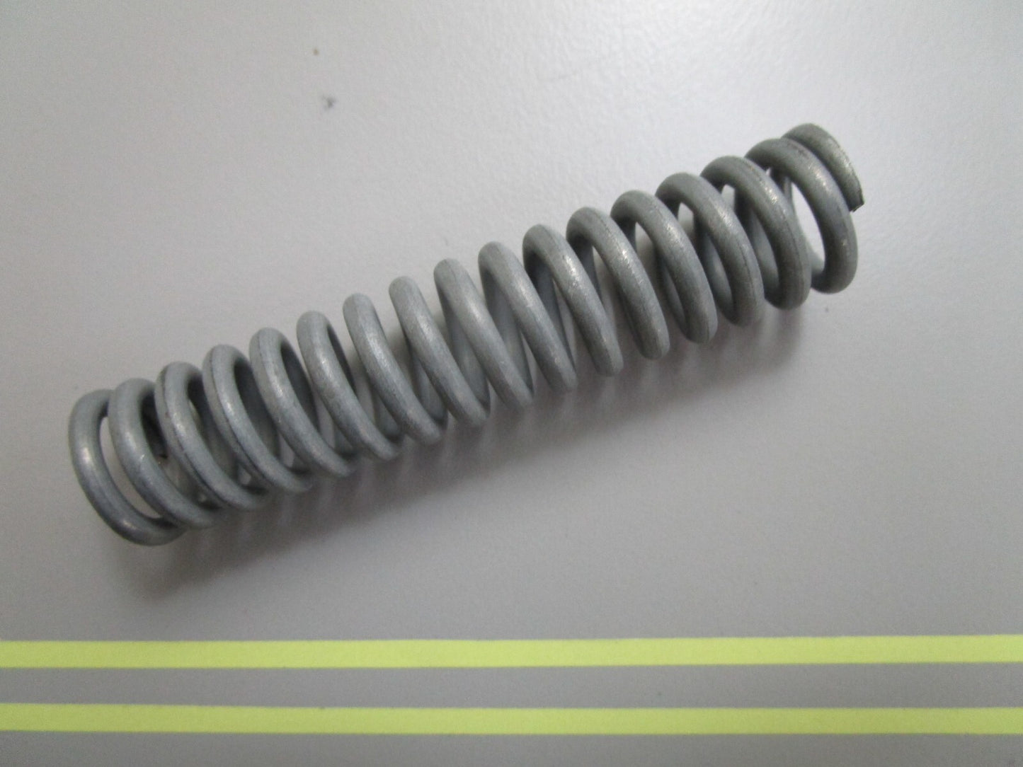 *NEW OEM* 0810 Volvo Penta Spring 463389