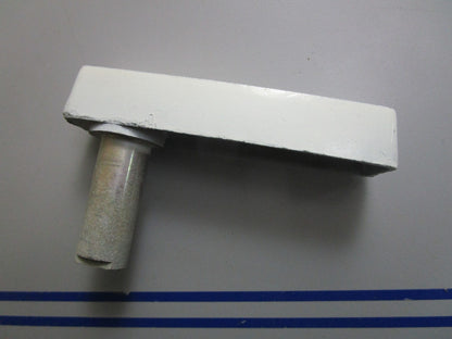 *NEW OEM* 0820 OMC Johnson Evinrude Latch Handle 330647 0330647