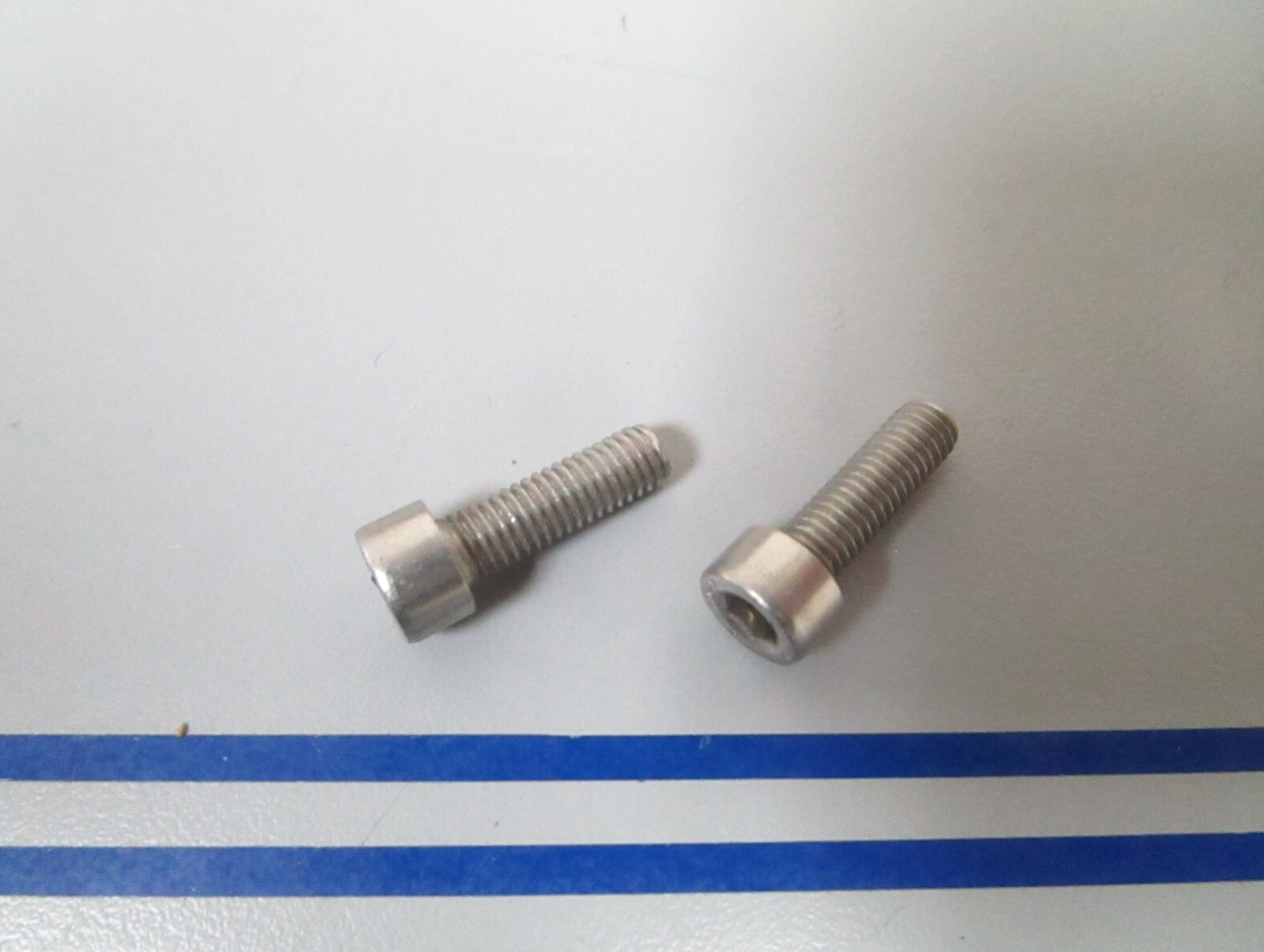 *NEW OEM* (LOT OF 2) 0810 Mercury Quicksilver Screw 10-40003 5