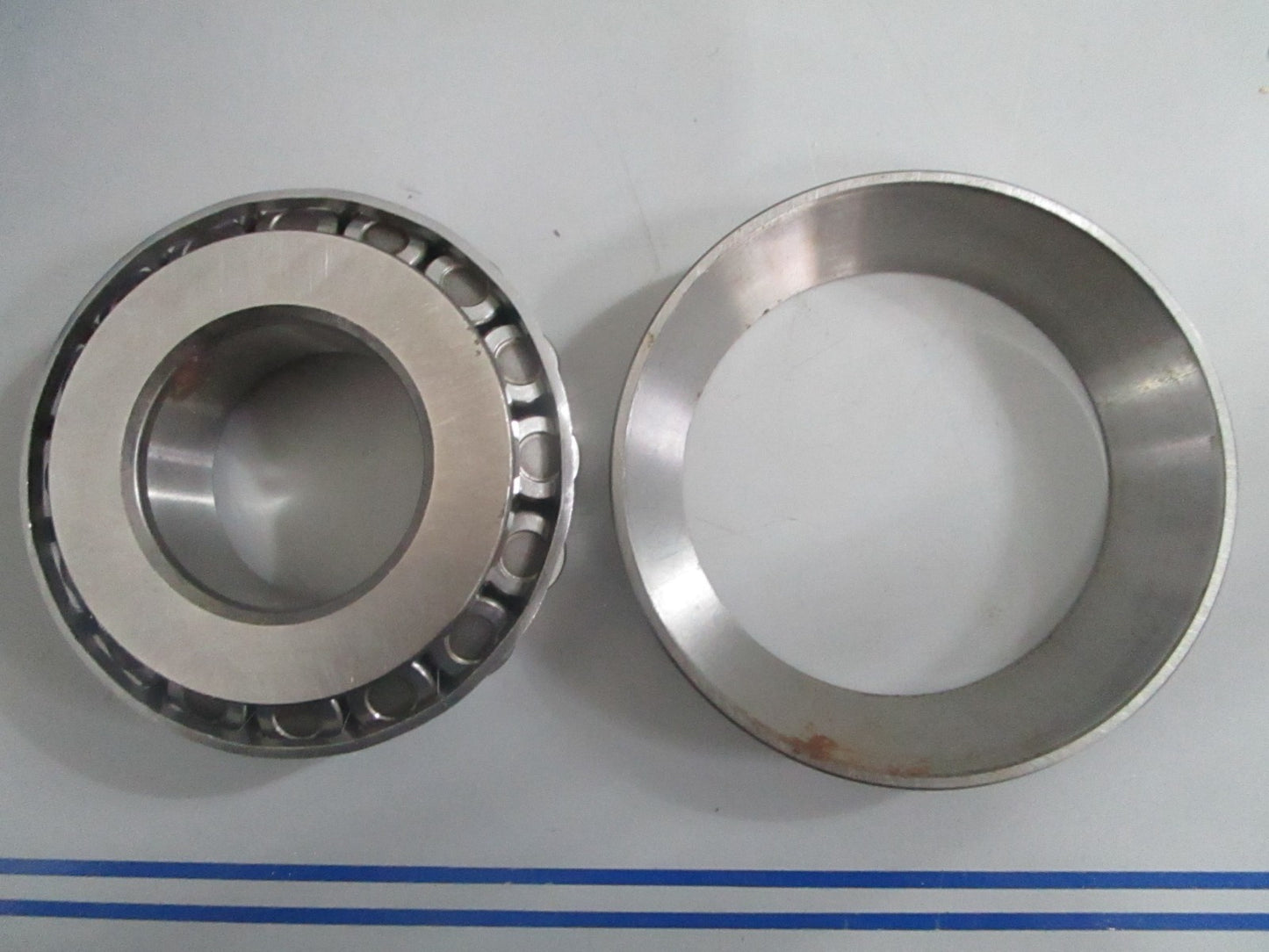 *NEW OEM* 0820 Volvo Penta Roller Bearing 184595
