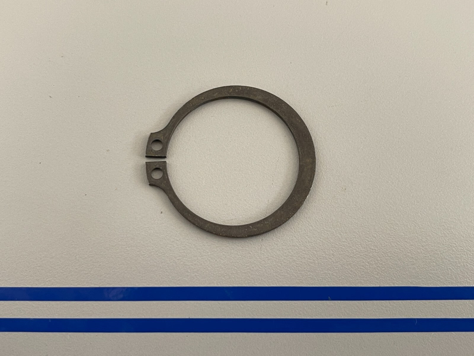*NEW OEM* 0810 Volvo Penta Snap Ring 945497