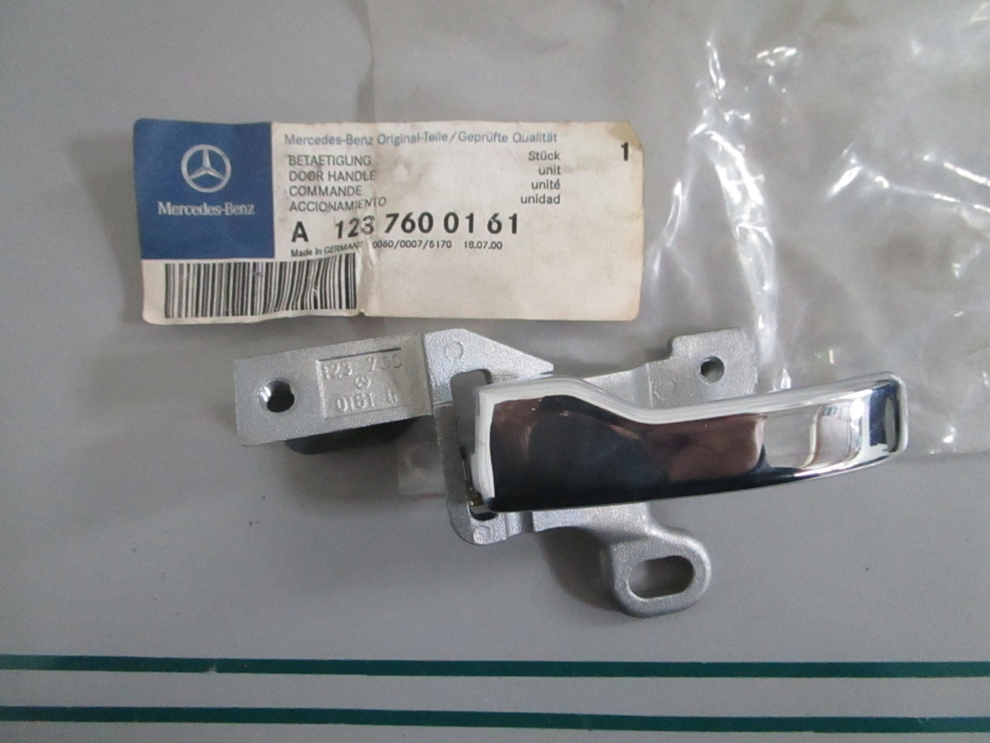NEW OEM A1237600161 Bosch Door Handle 0820