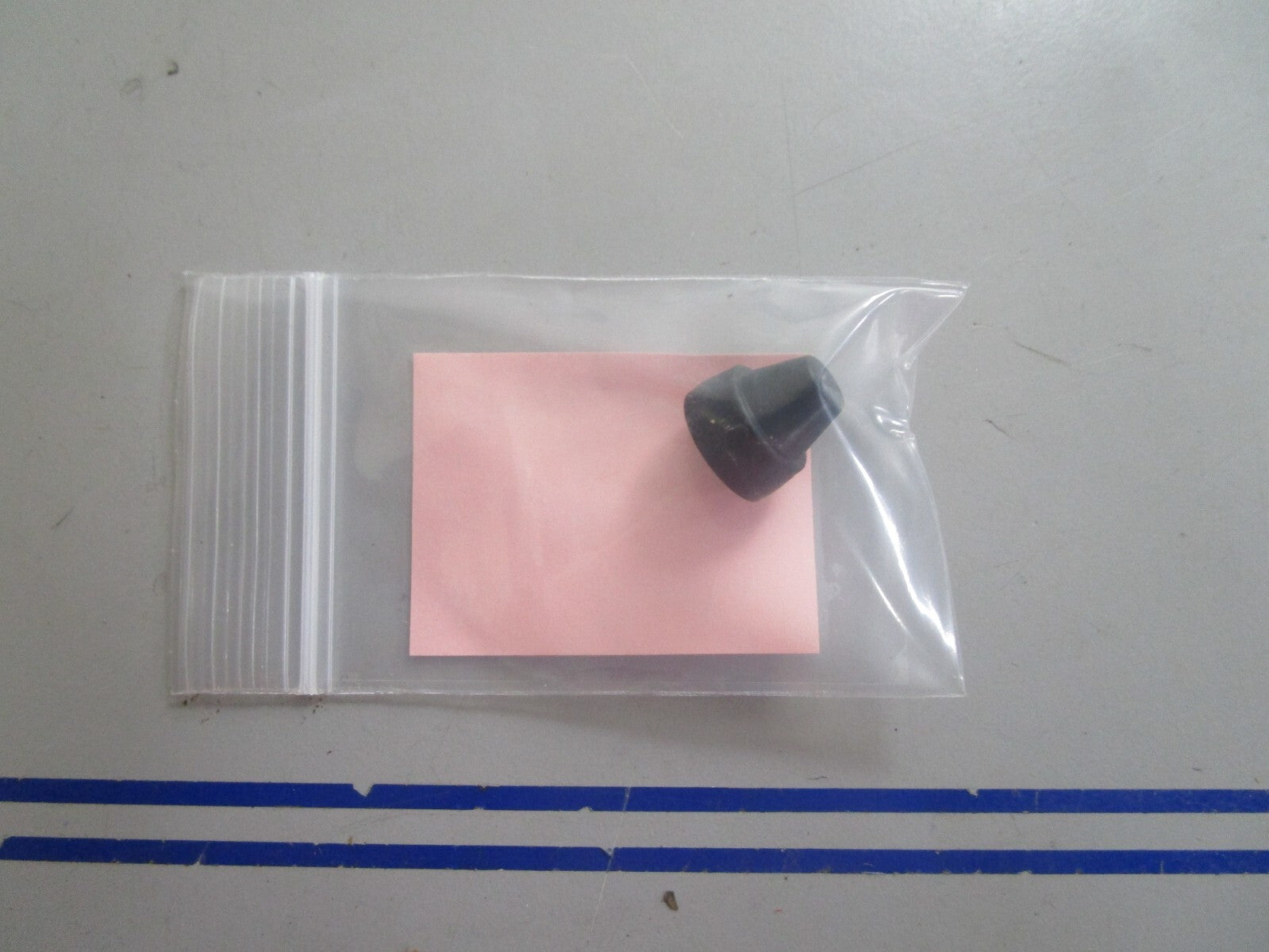 *NEW OEM* 0810 Volvo Penta Cap 3856849
