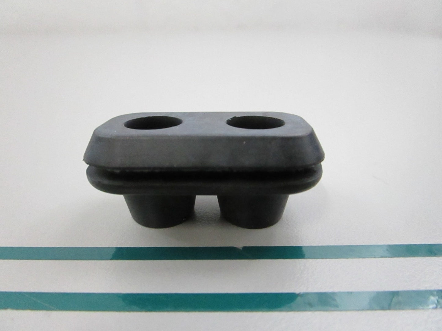 NEW OEM 67331-94400 Suzuki Grommet 0810