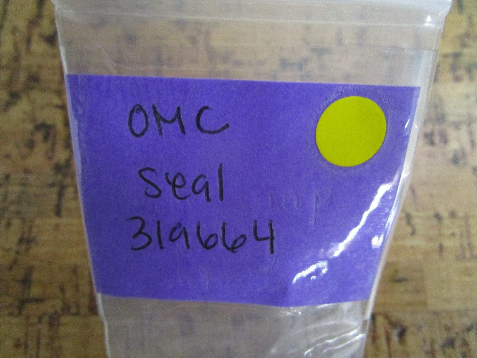 *NEW OEM* 0810 OMC Johnson Evinrude Seal 319664 0319664