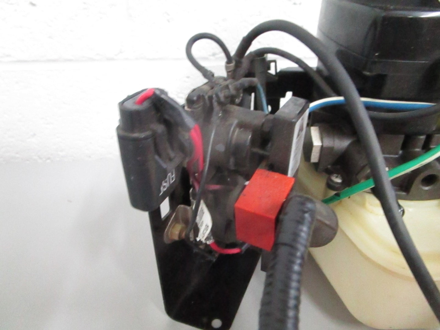 NEW OEM 93247A7 Mercury Quicksilver Trim Pump Assy 0820