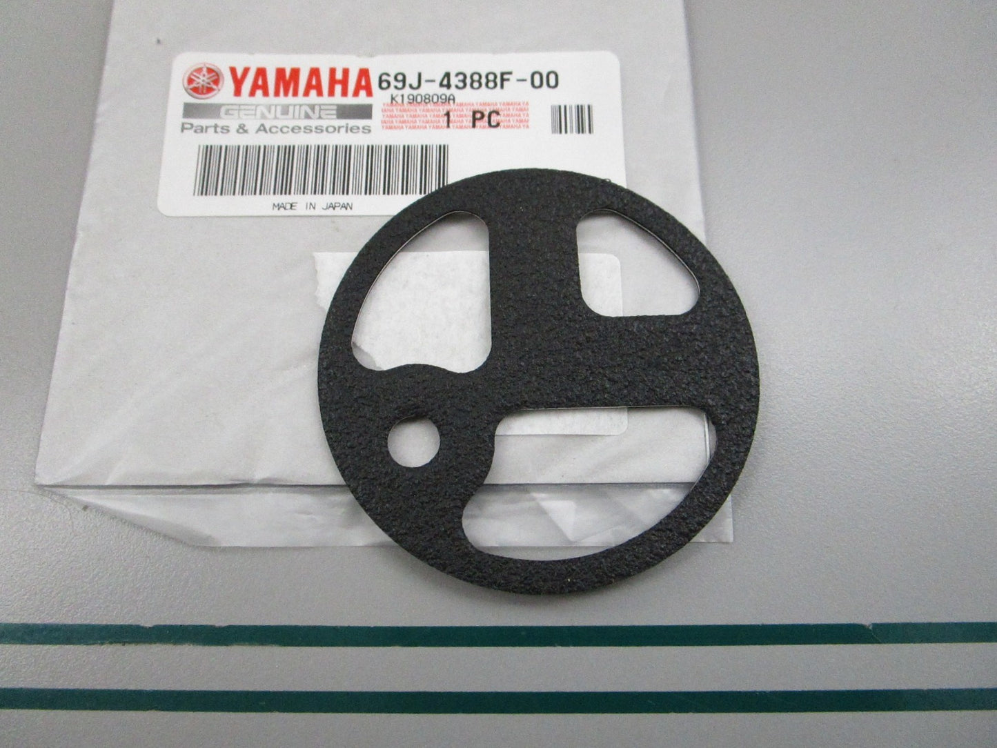 NEW OEM 69J-4388F-00-00 Yamaha Spacer 0810