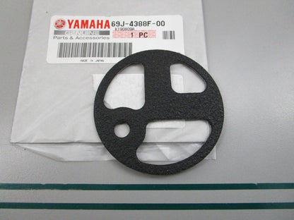 NEW OEM 69J-4388F-00-00 Yamaha Spacer 0810
