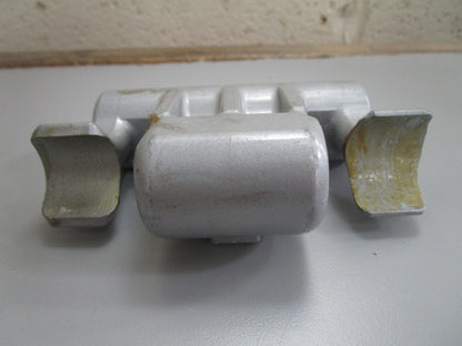 *NEW OEM* 0810 OMC Johnson Evinrude Mounting Bracket 123606 0123606