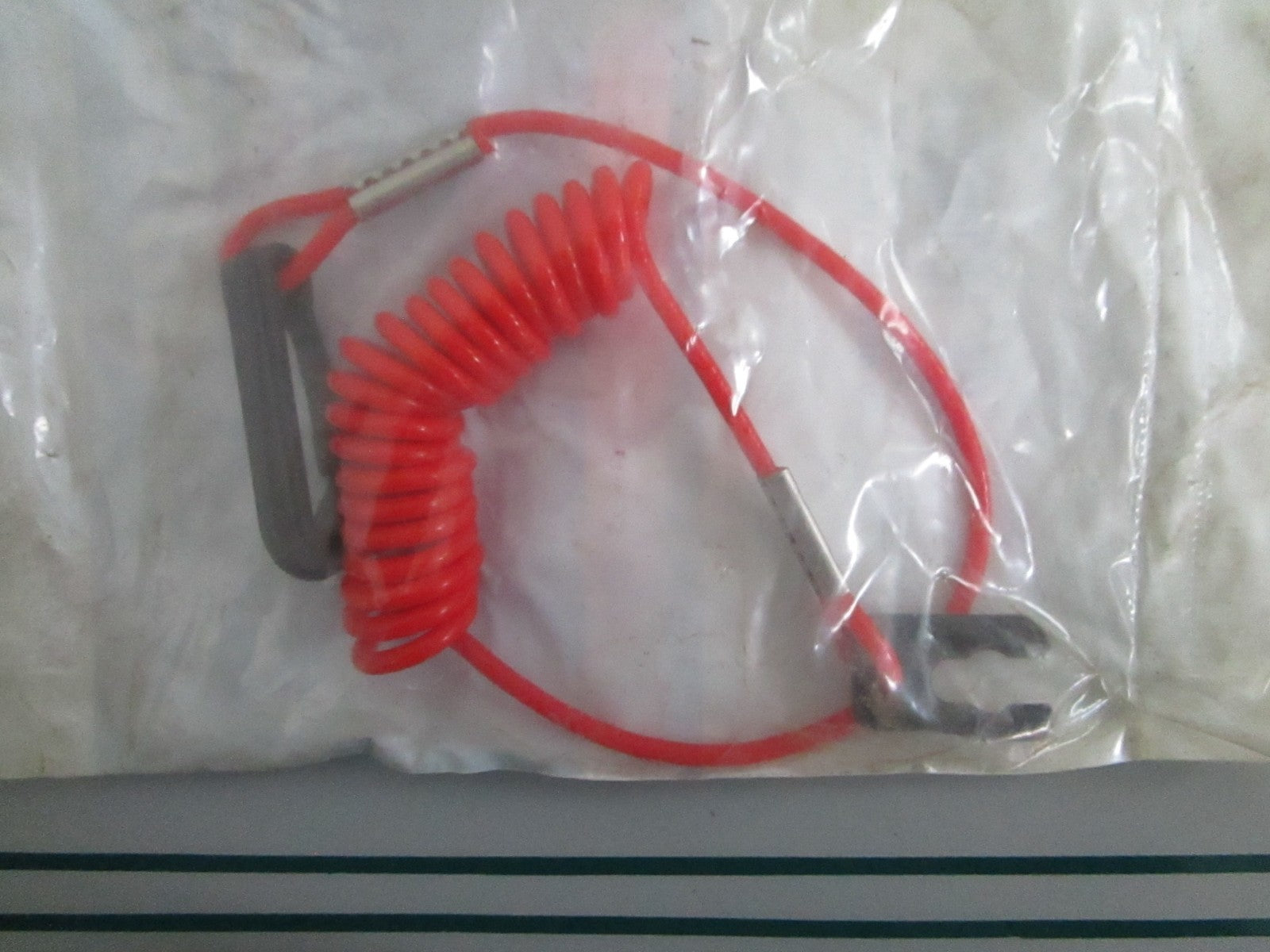 NEW OEM 398602 0398602 OMC Johnson Evinrude Clip & Lanyard Assy 0820