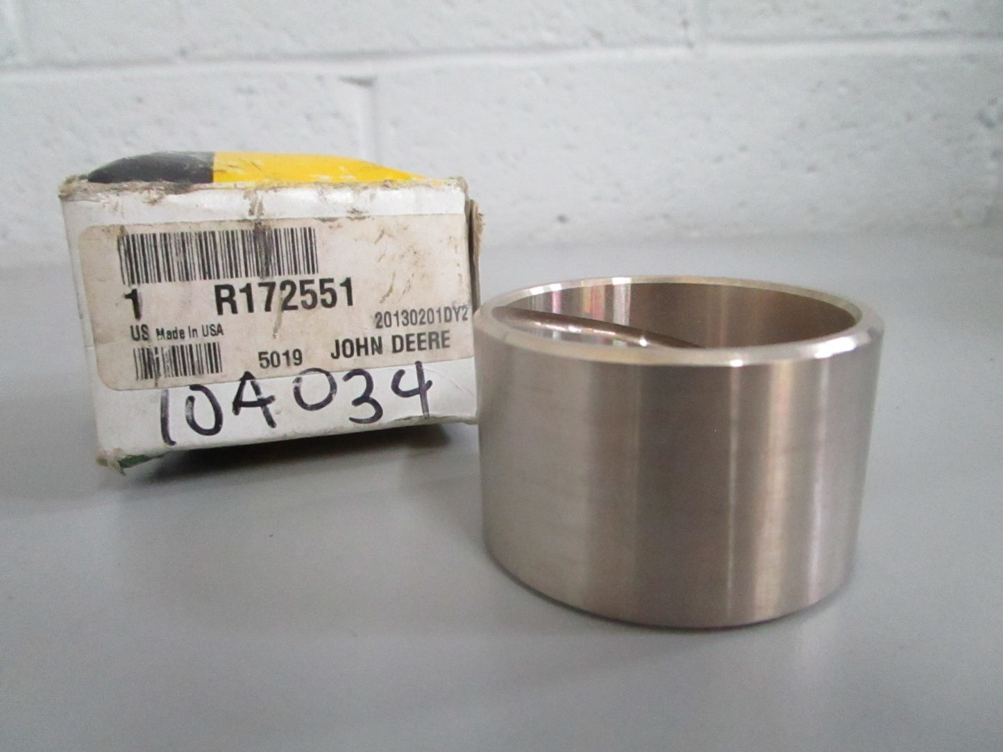 NEW OEM R172551 John Deere Bushing 0820