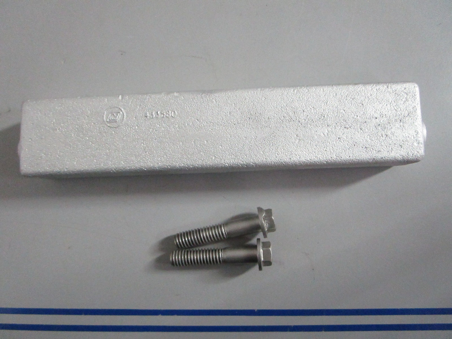 NEW OEM 433580 0433580 OMC Johnson Evinrude Anode Ay 0820