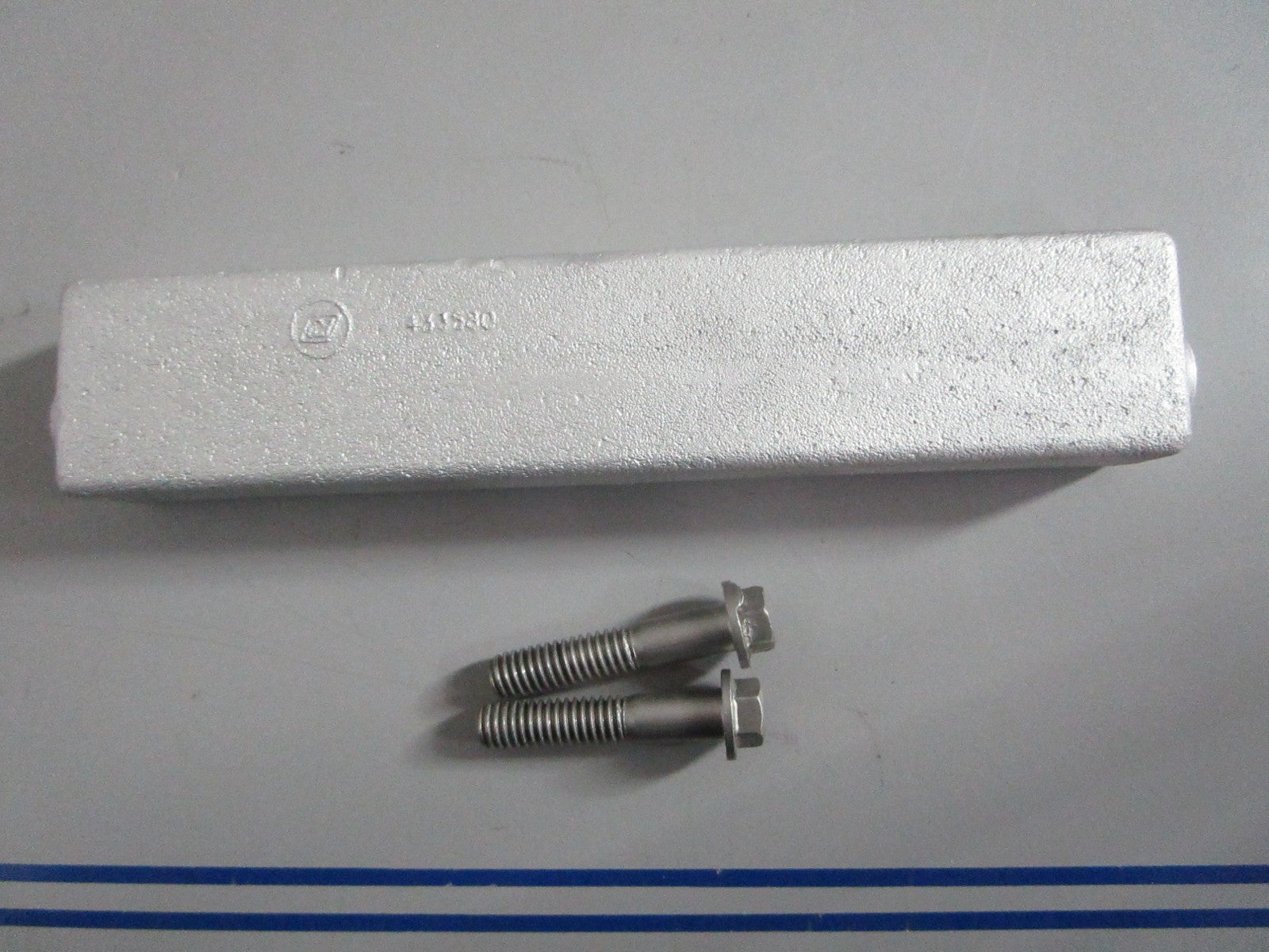 NEW OEM 433580 0433580 OMC Johnson Evinrude Anode Ay 0820