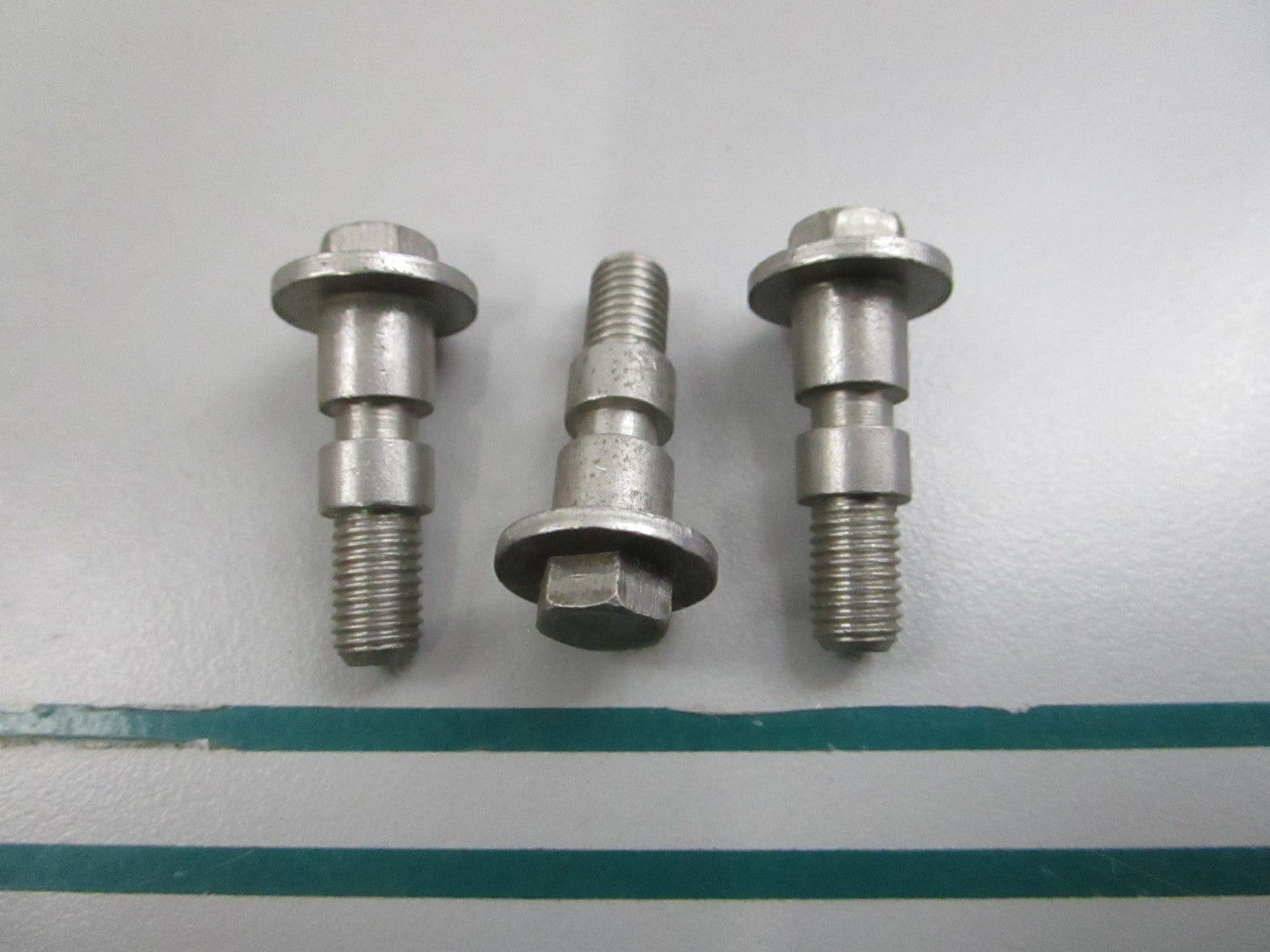 NEW OEM (LOT OF 3) 310366 0310366 OMC Johnson Evinrude Screw 0810