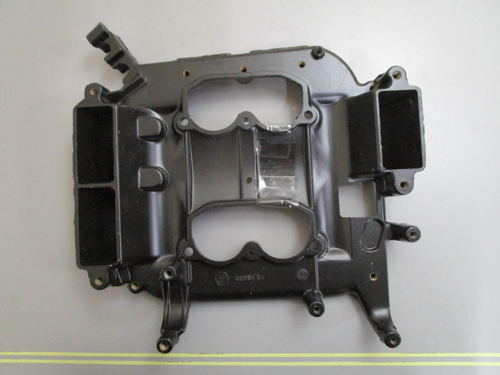 *NEW OEM* 0820 OMC Johnson Evinrude Air Silencer Base 329611 0329611