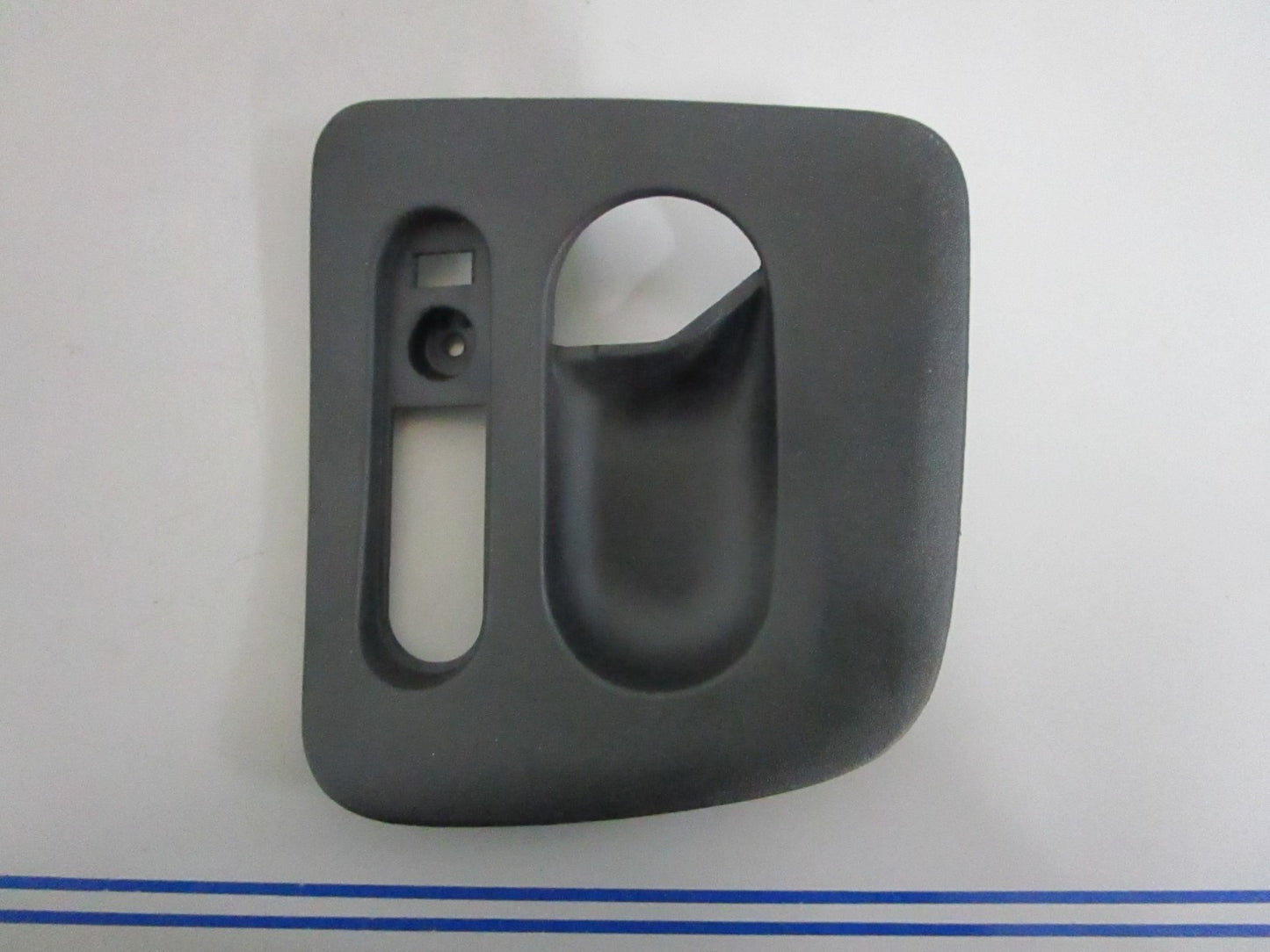 NEW OEM 9578824 Saab Mounting Plate 0820