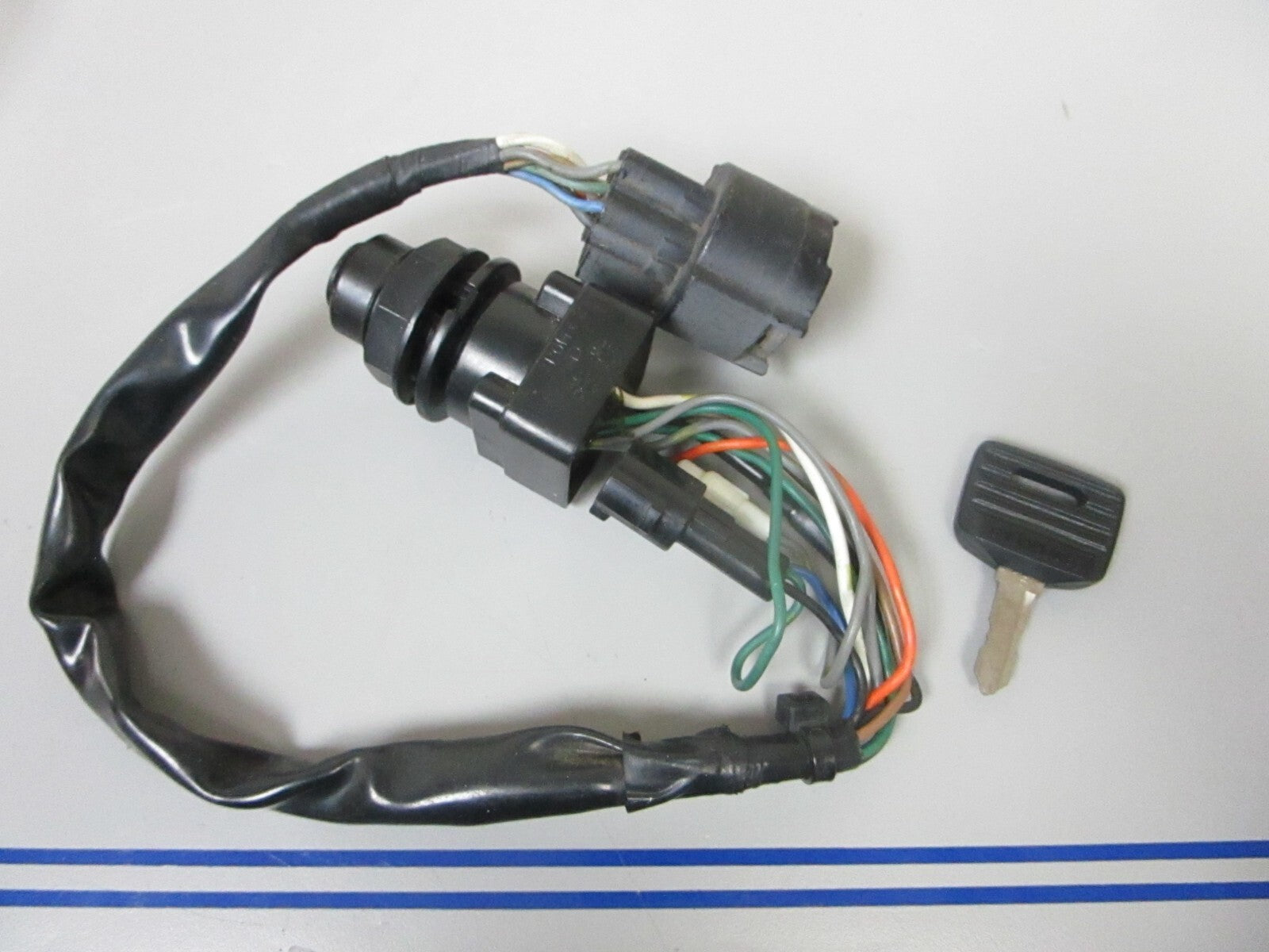 *NEW OEM* 0720 Suzuki Ignition Switch & Key Assembly Key # 16