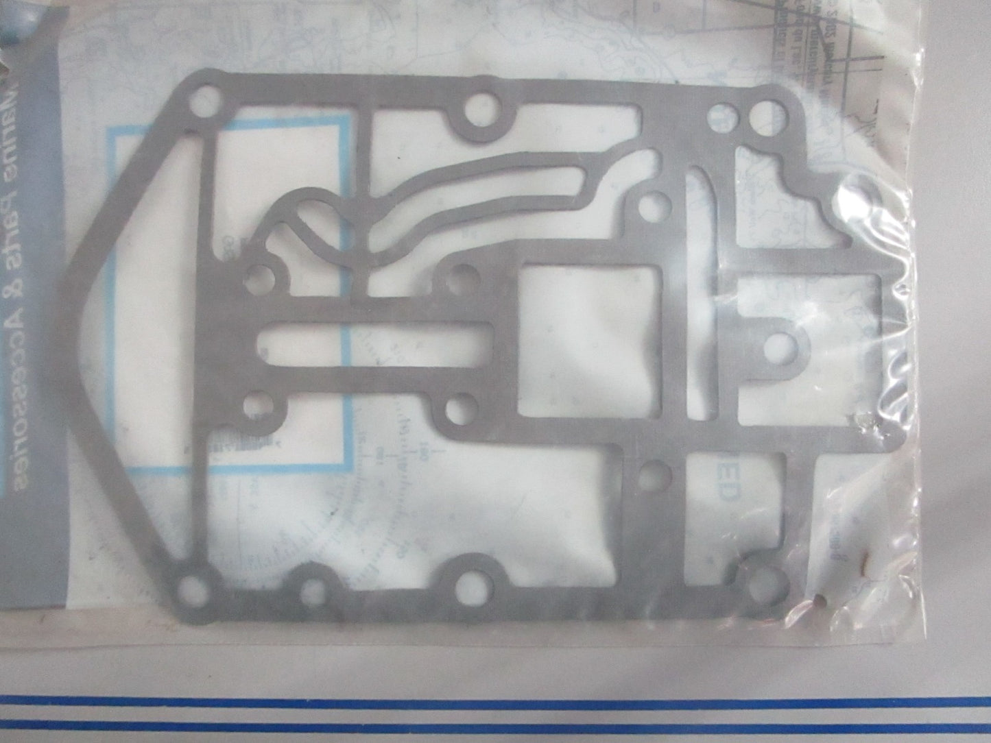 NEW OEM 27-8M0000821 Mercury Quicksilver Gasket 0820