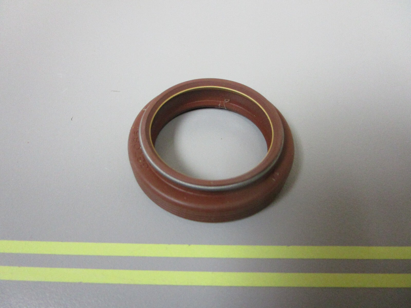 *NEW OEM* 0810 OMC Johnson Evinrude Seal 337085 0337085