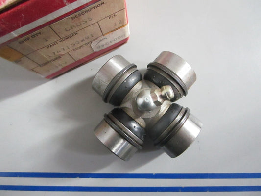 NEW OEM 1747150W91 Massey Ferguson Cross 0820